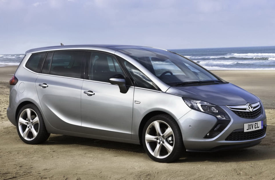 Замена аккумулятора Opel Zafira